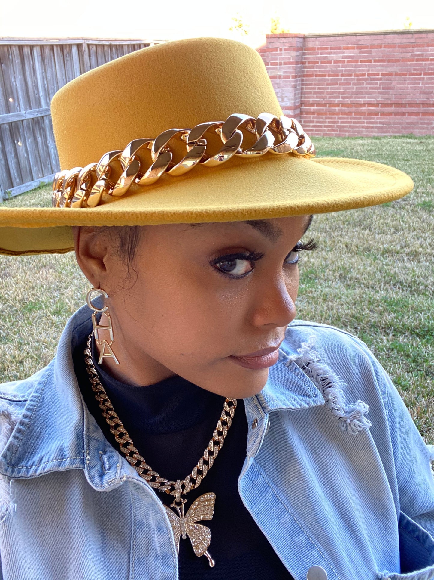 Chain Fedora Mustard