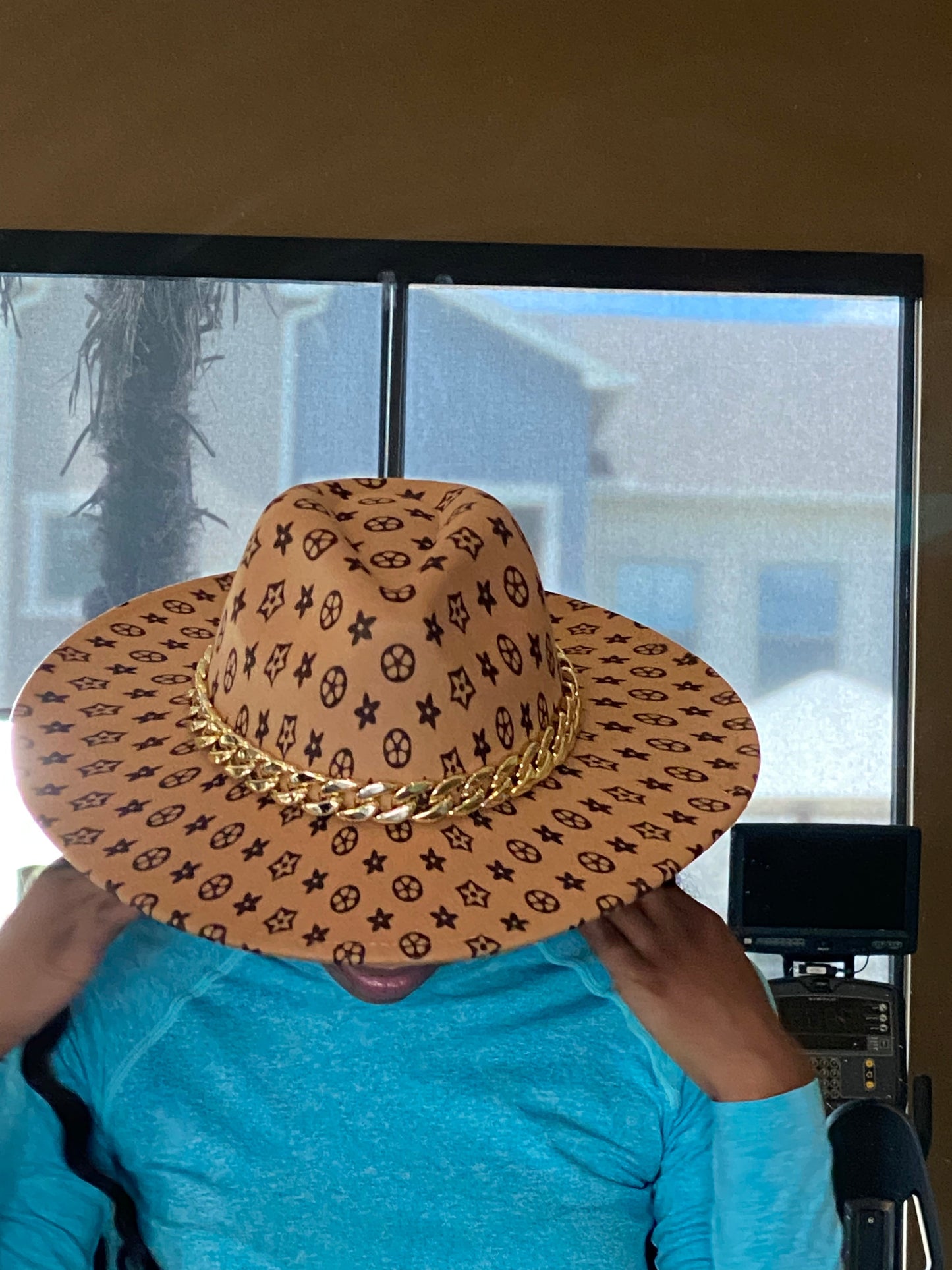 Luxury Chain Fedora Camel BG