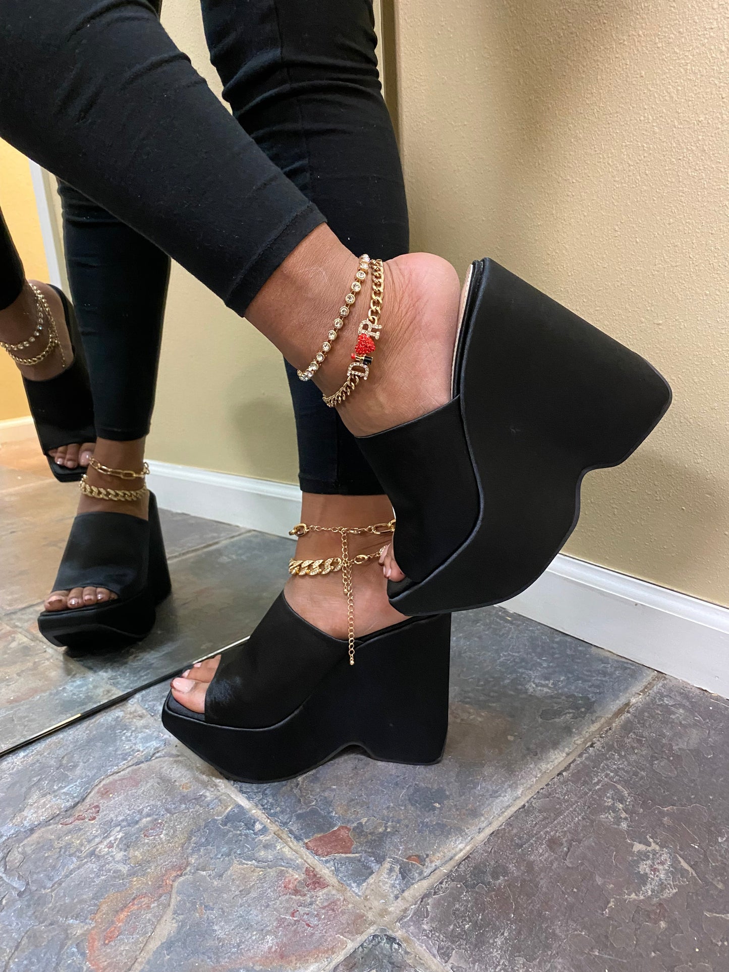 Bestie Black