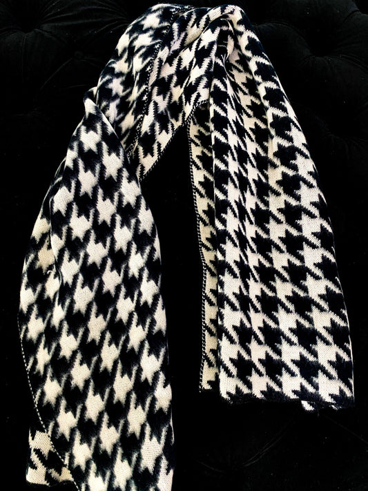 Houndstooth Knit Scarf