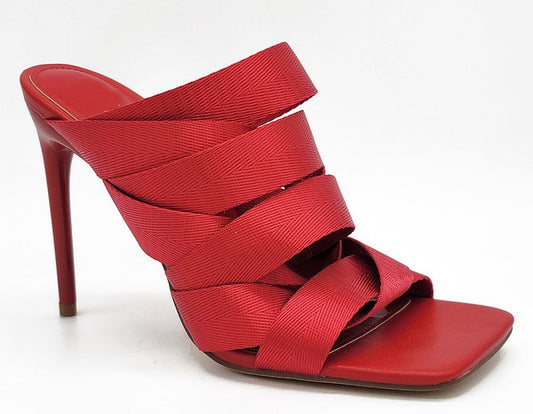 Mia Red
