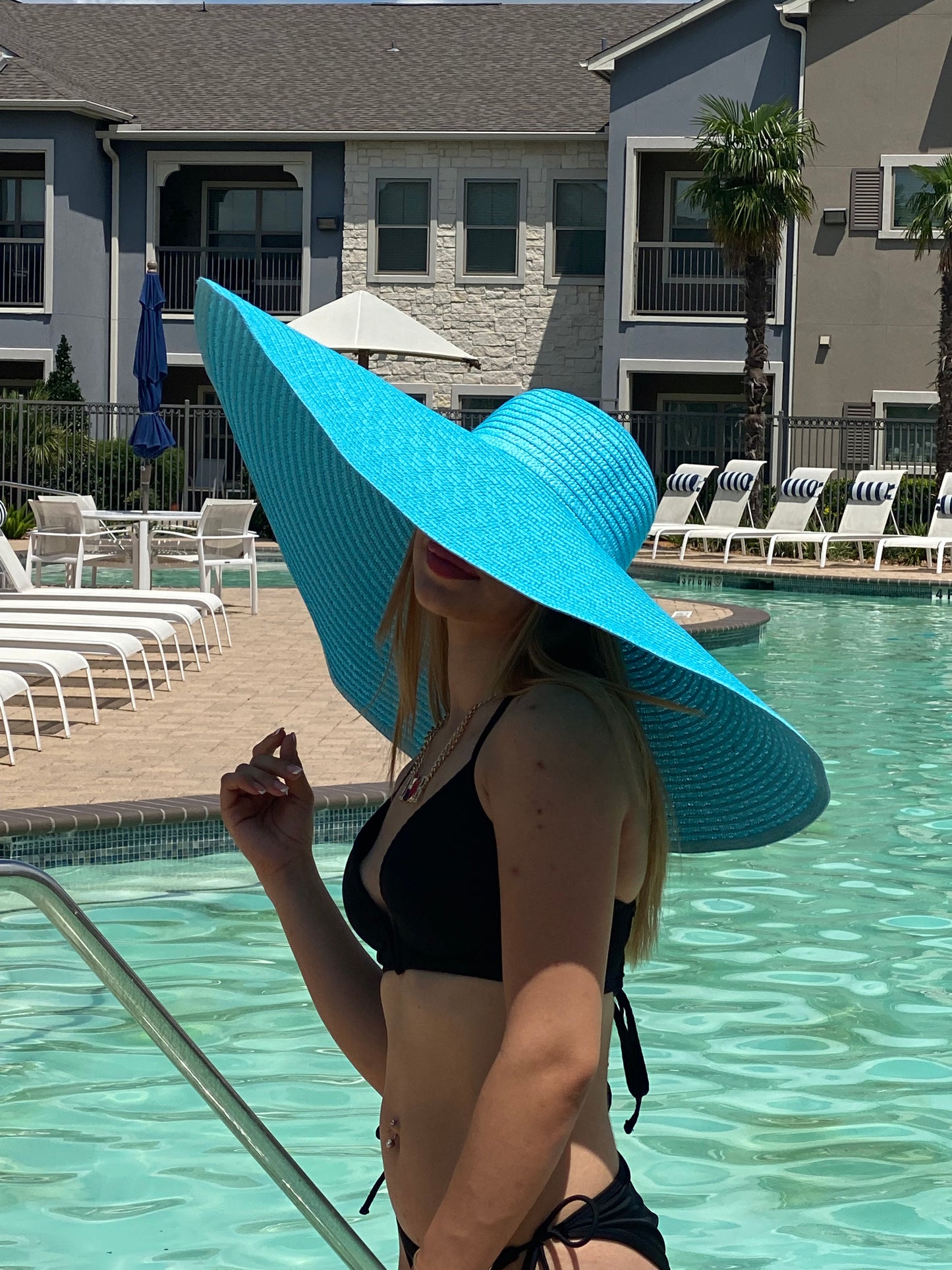 Big Oversized Straw Floppy Sun Hat Tourq